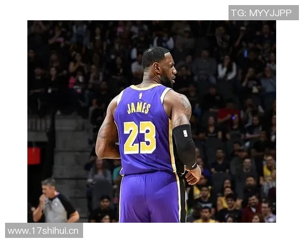 老詹生涯第23季首秀回顾晒照片队友前队友与新球鞋齐亮相