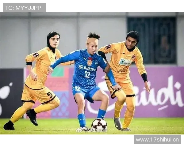 武汉女足外援奥乌苏错失绝佳机会踢中边网令人扼腕叹息